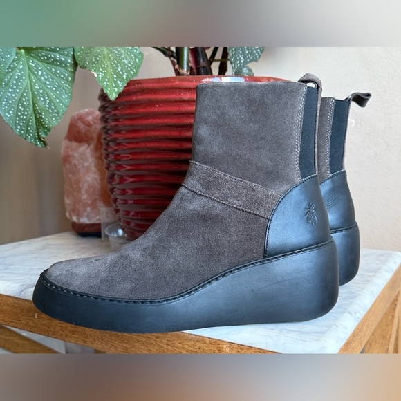 Fly London Doxe Anthracite | Black Suede Wedge Ankle Boots | Size 10 US 41 EU - Picture 15 of 15